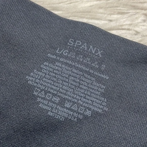Spanx Seamless Camo High Waisted Leggings - Picture 3 of 13